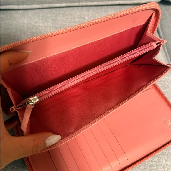 Chanel pink camellia wallet - Picture 9 of 15